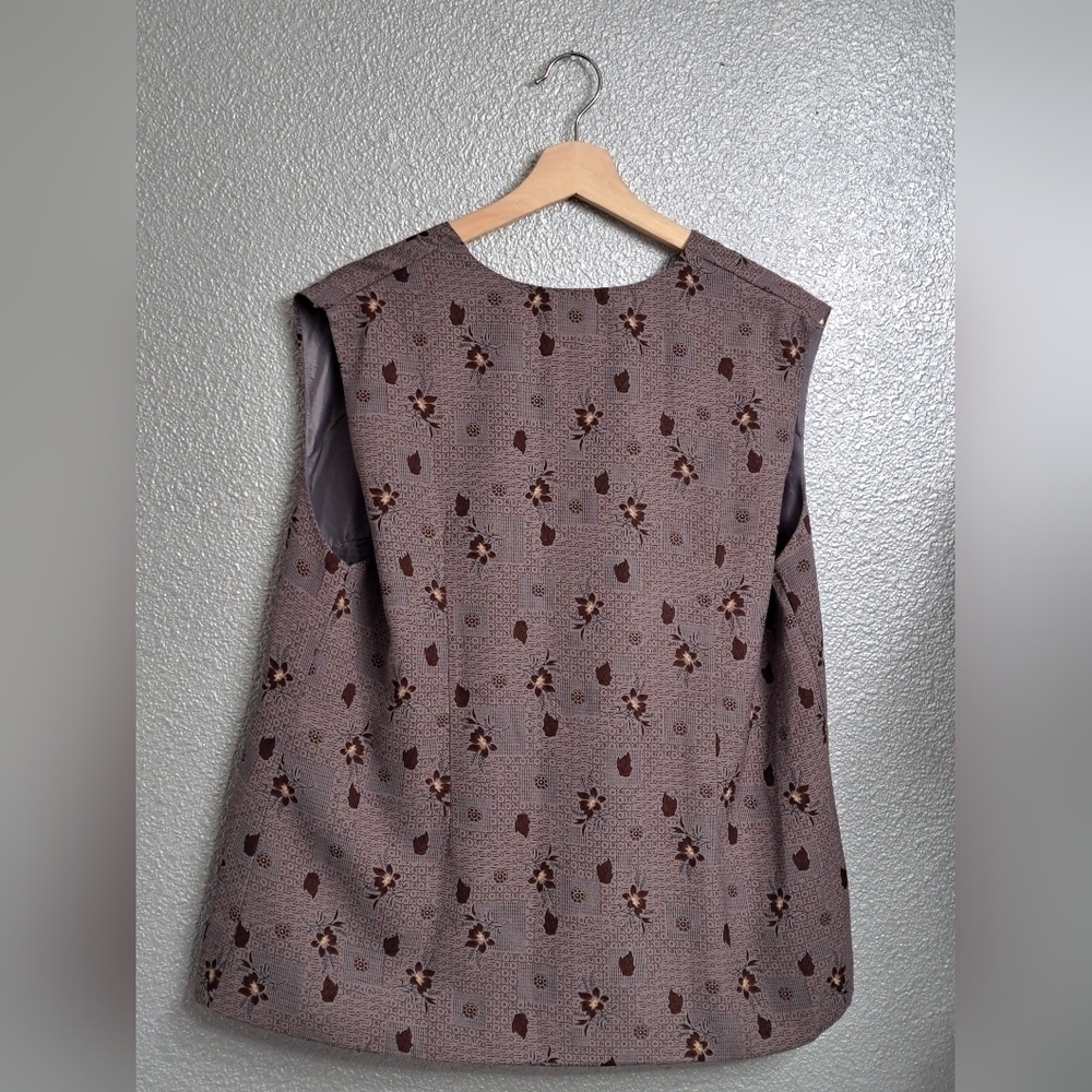 Ofreek Women's Floral Button Down Vest - Picture 7 of 7